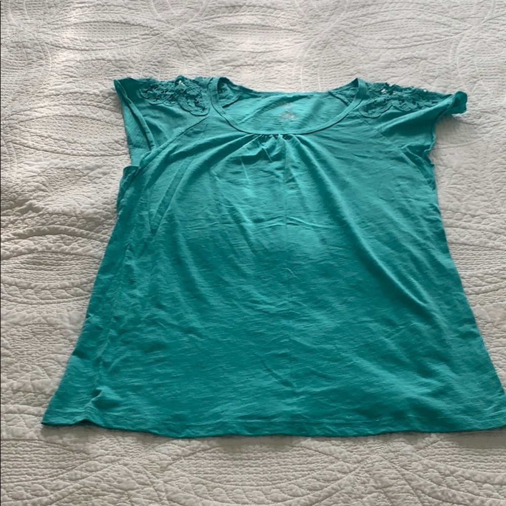 Teal T-shirt with battenburg lace details